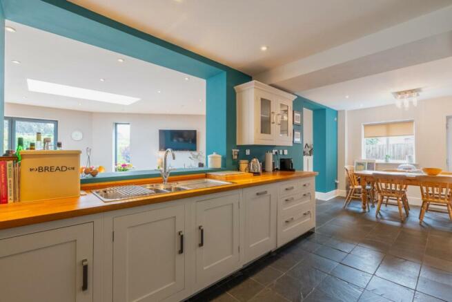 kitchen 3.jpg