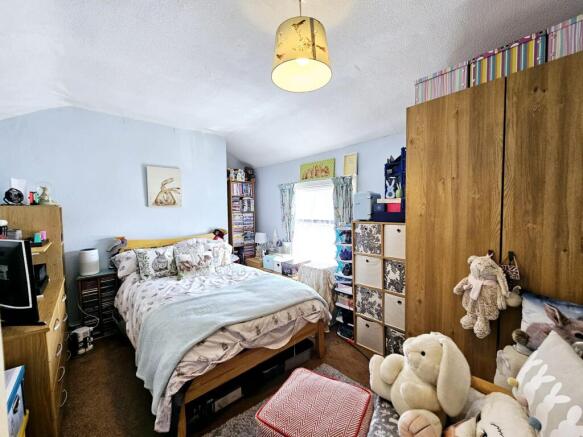 3 bed Terraced for sale Image 10
