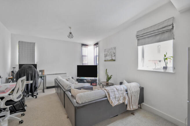 1298452-9-683887f...