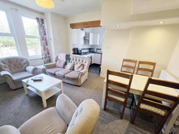 Breakfast Room to Kitchen