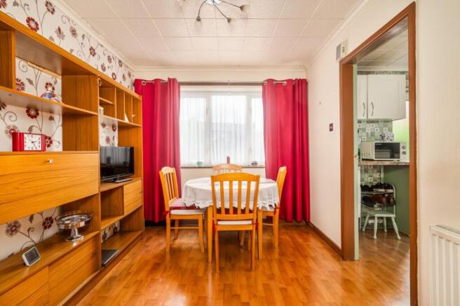 3 bed Semi-Detached for sale Image 5
