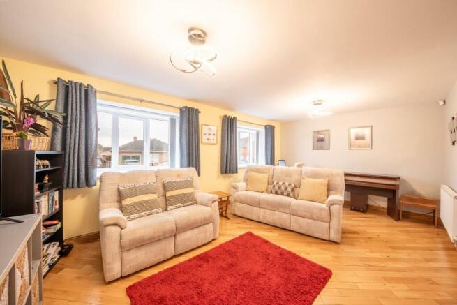 LOUNGE 02.jpg