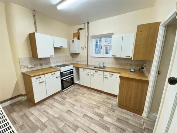 Kitchen 1.jpg