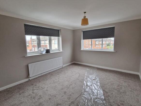 2 bed End of Terrace to rent Image 9