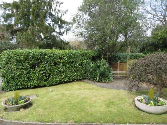FRONT GARDEN