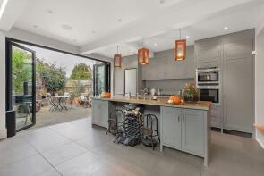 Flat 2, 1, Bovingdon Road, London SW6 2AP