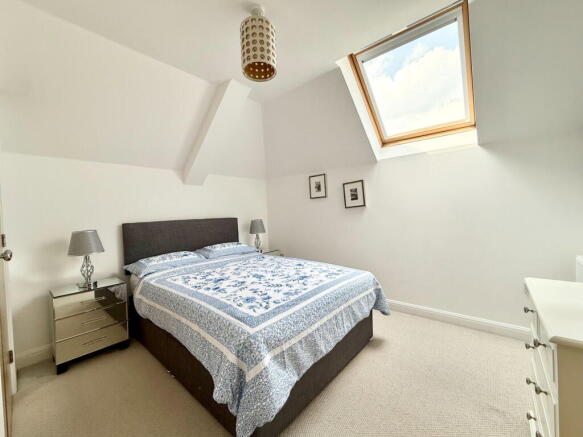 2 bed Apartment for sale Image 11