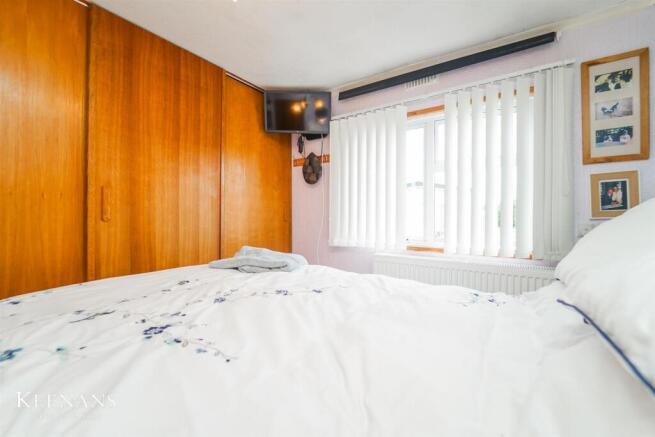 2 bed Park Home for sale Image 8