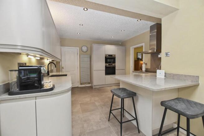 3 bed Bungalow for sale Image 11