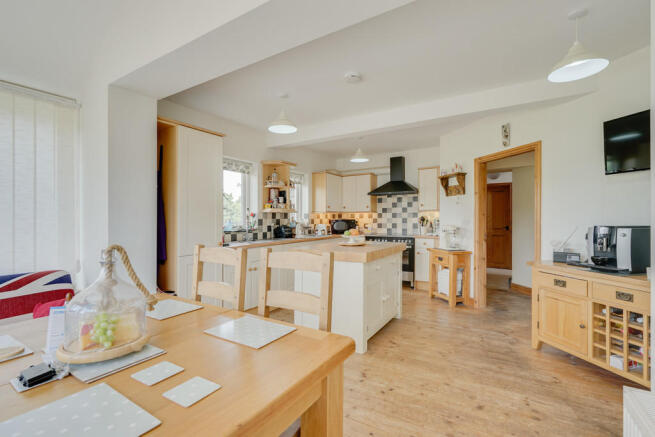 Living/Dining Kit...