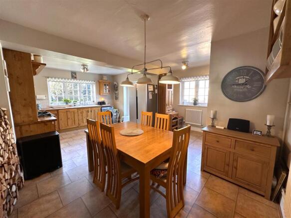 Open-Plan Dining Kitchen 096