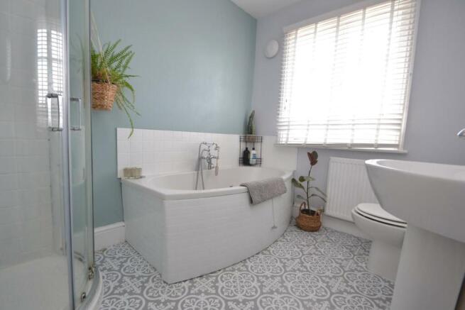 Bathroom a.JPG