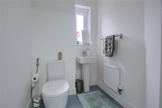 4 bed Detached for sale Image 7