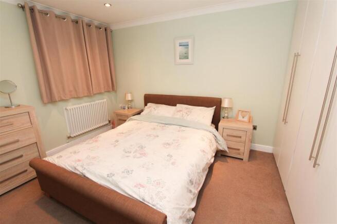 bedroom1.jpg