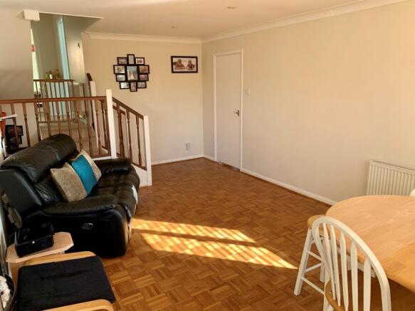 Sitting/dining room