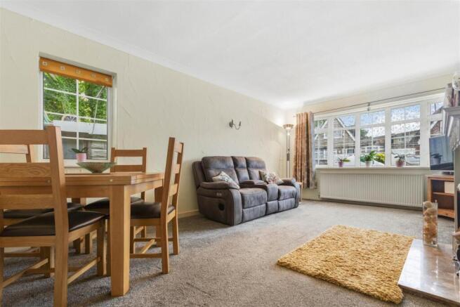 3 bed Link Detached House for sale Image 4