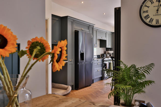 4 bed Town House for sale Image 4