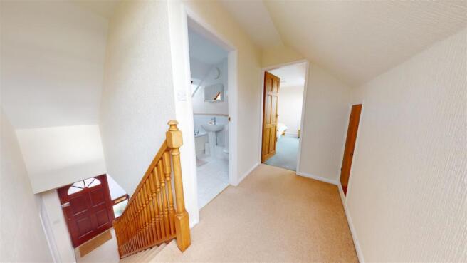 FIRST FLOOR LANDING