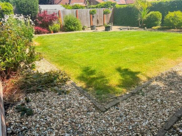 4 bed House for sale Image 12
