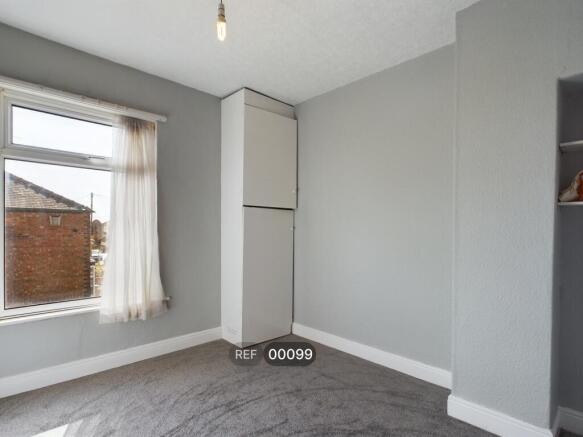 2 bed Terraced to rent Image 8