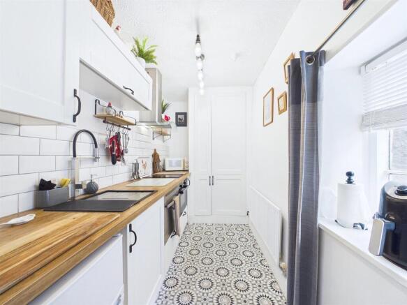 2 bed Terraced for sale Image 6