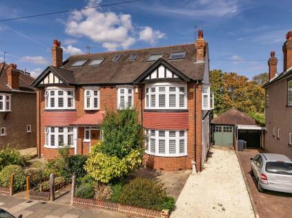 Linkway, Raynes Park, SW20