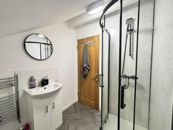 1 bed House Share to rent Image 10