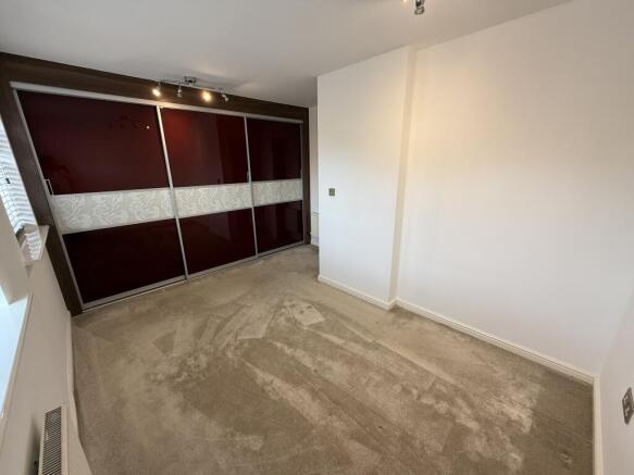 2 bed House to rent Image 10