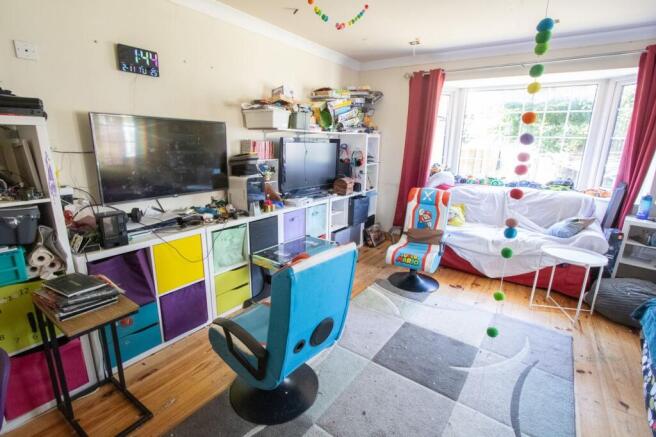 5 bed Detached for sale Image 8