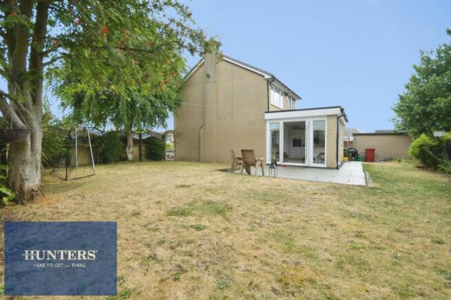 REAR GARDEN 02.jpg
