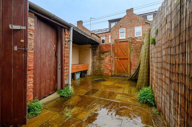 2 bed Terraced for sale Image 5
