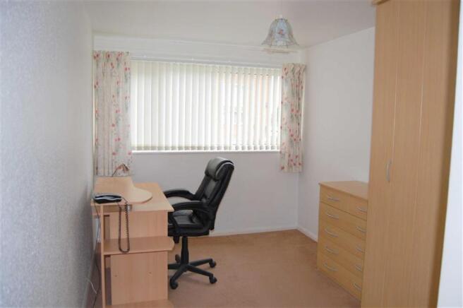 BEDROOM 2