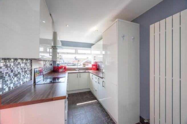 3 bed Terraced for sale Image 6