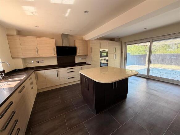 kitchen1.jpg