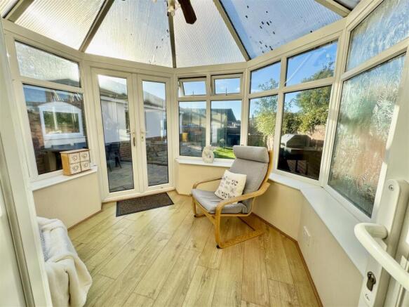 4 bed Semi-Detached for sale Image 6
