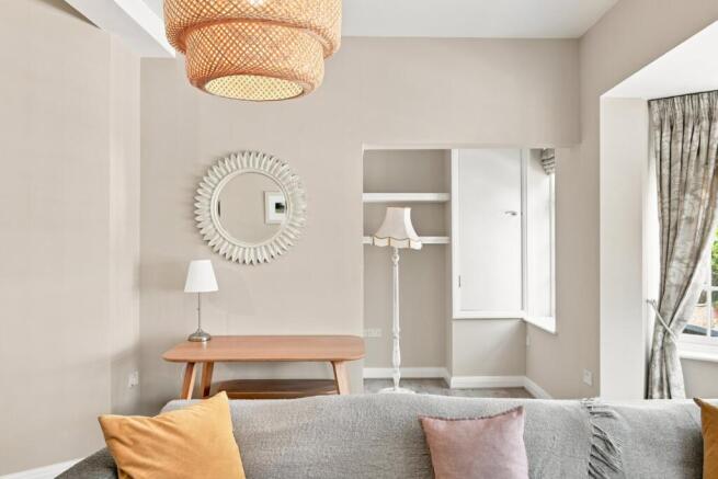 2 bed Flat for sale Image 7
