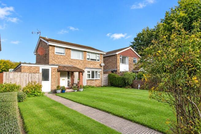 3-bed detached on Broadleas Park, Devizes, Wiltshire, SN10, £350,000