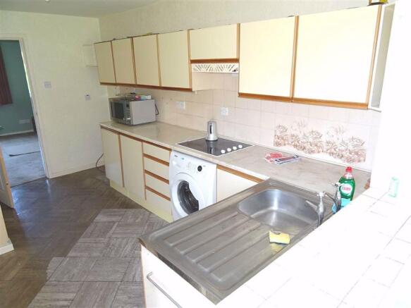 Kitchen: