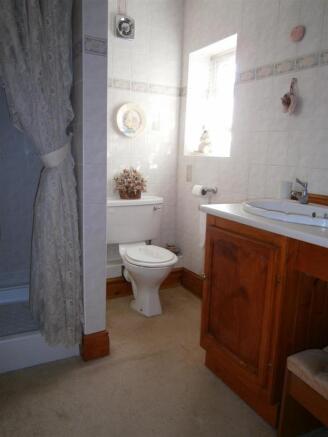 En suite shower