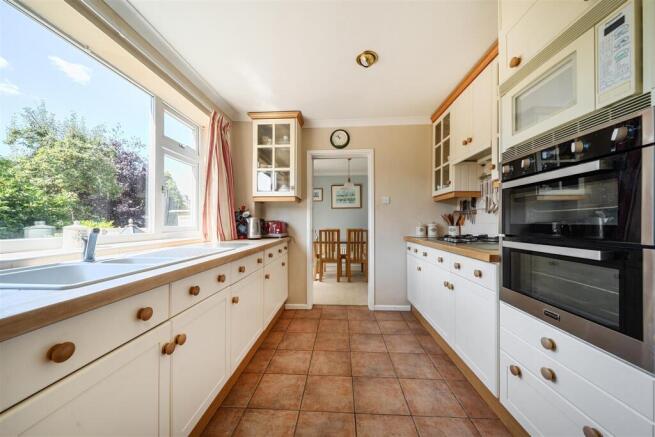 6 Holly Drive, Lutterworth
