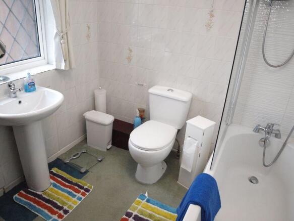 Family Bathroo...