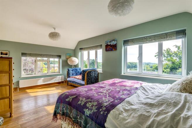 Bedroom 1.jpg