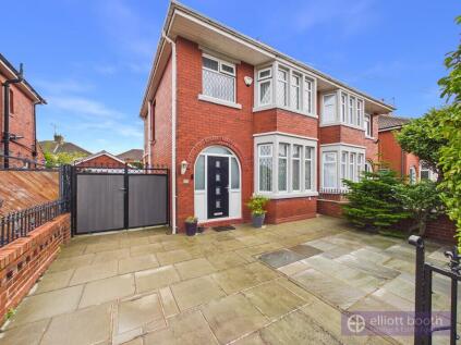 25 Longridge Avenue