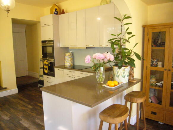 4 bed Detached for sale Image 12