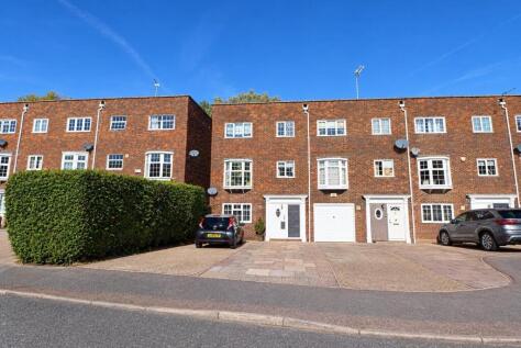 Berkeley Close, Elstree, Borehamwood