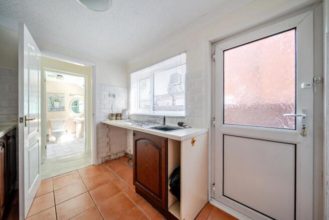 3 bed Semi-Detached for sale Image 5