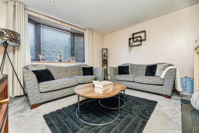 3 bed Semi-Detached for sale Image 6