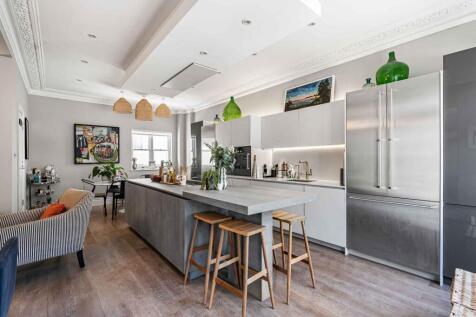 Radnor Mews,
Connaught Village, W2