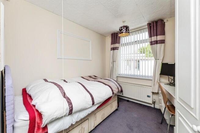 5 bed Detached Bungalow for sale Image 12
