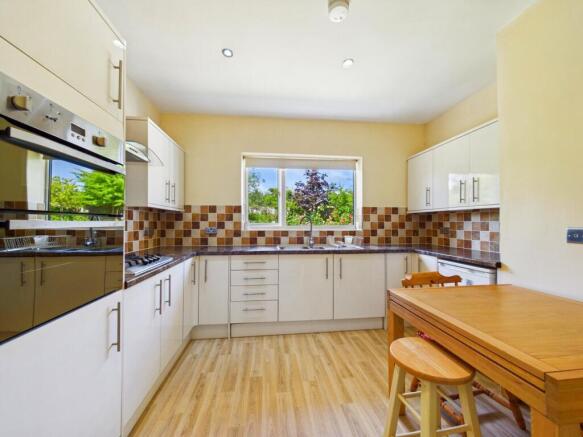 2 bed Detached Bungalow for sale Image 12